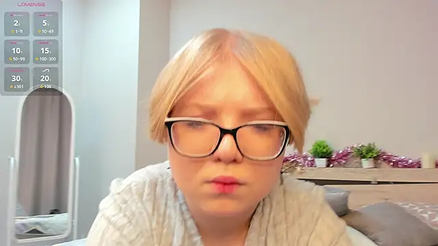 Lauraaa Smith online show from February 24, 2026, 7:31 am