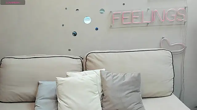 Lauraaa Smith online show from February 23, 2026, 12:56 am