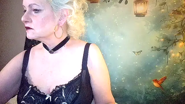 Snapshot of Blondie_the_librarian chatting on April 29, 2026, 2:38 am Blondie the librarian online show from April 29, 2026, 2:38 am