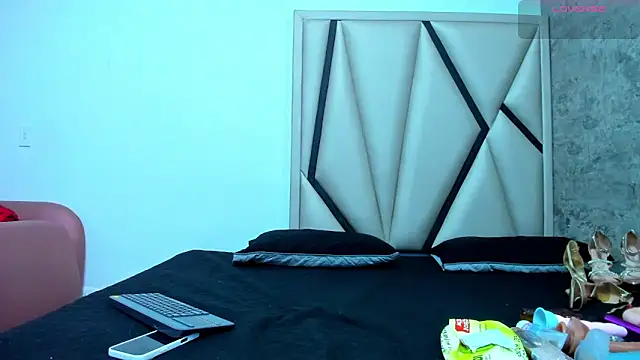 Emily-Queen03 online show from February 26, 2026, 11:54 am