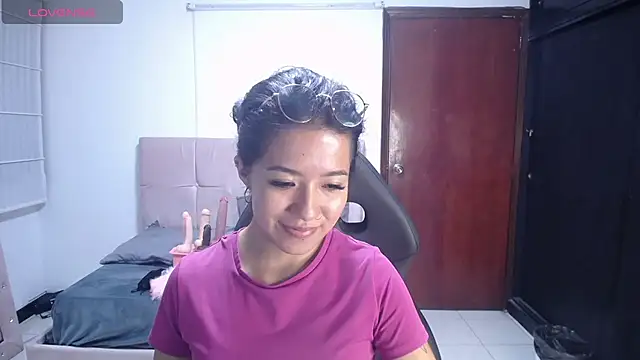 Snapshot of Lynn_turner chatting on June 10, 2026, 1:12 pm Lynn turner online show from June 10, 2026, 1:12 pm