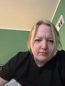 Lolaaxxx13 online show from May 16, 2026, 6:29 pm