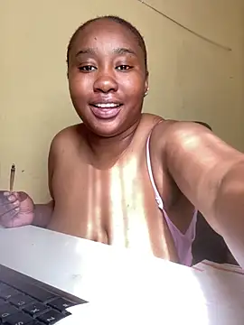 Snapshot of MeekyCurvyAss chatting on August 4, 2026, 11:37 am MeekyCurvyAss online show from August 4, 2026, 11:37 am
