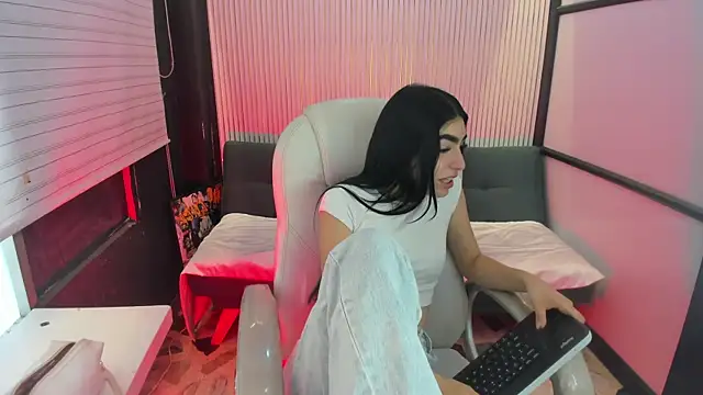 GemmaBrown online show from April 6, 2026, 12:39 pm