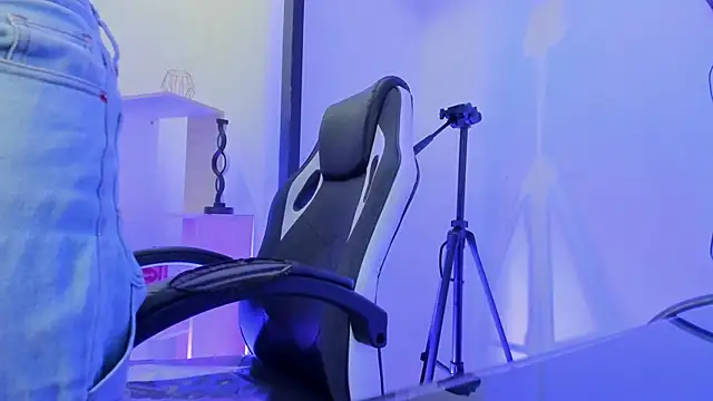 Snapshot of GemmaBrown chatting on February 24, 2026, 12:28 pm GemmaBrown online show from February 24, 2026, 12:28 pm