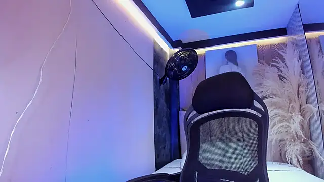 GemmaBrown online show from April 7, 2026, 12:51 pm