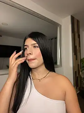  HannahFox  online show from August 6, 2026, 2:06 am