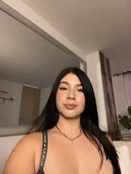 Snapshot of _HannahFox_ chatting on June 12, 2026, 11:02 pm HannahFox online show from June 12, 2026, 11:02 pm