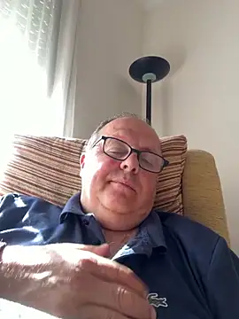 Snapshot of YachtCaptain10 chatting on April 15, 2026, 8:42 am YachtCaptain10 online show from April 15, 2026, 8:42 am