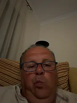 Snapshot of YachtCaptain10 chatting on May 10, 2026, 10:00 pm YachtCaptain10 online show from May 10, 2026, 10:00 pm