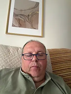 Snapshot of YachtCaptain10 chatting on April 13, 2026, 6:12 pm YachtCaptain10 online show from April 13, 2026, 6:12 pm