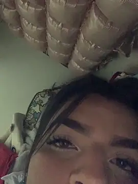 KarelyMitchel online show from April 3, 2026, 2:18 am