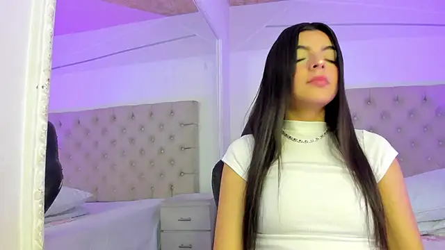 KarelyMitchel online show from February 18, 2026, 1:51 pm