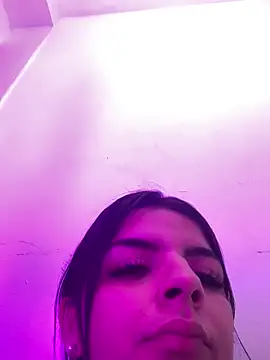 KarelyMitchel online show from April 6, 2026, 2:18 pm