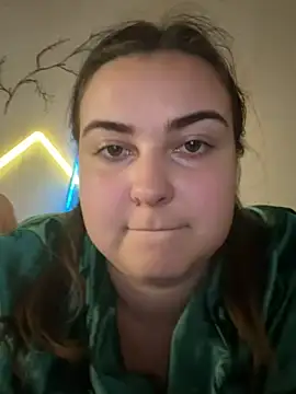 AlyaX X online show from April 11, 2026, 12:42 pm