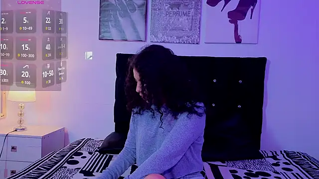 Zoe-yanin online show from February 24, 2026, 6:53 pm