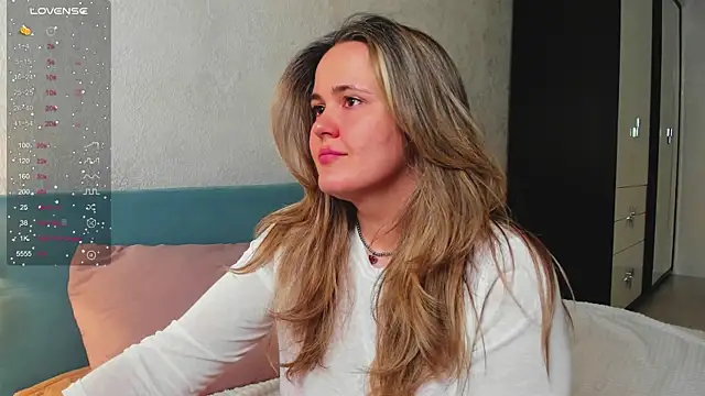 LilyBel online show from April 21, 2026, 7:59 am