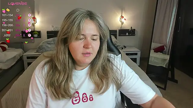 LilyBel online show from July 16, 2026, 12:51 am