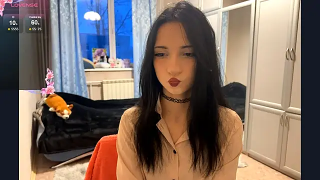 UrBabeLuna online show from February 3, 2026, 4:10 am