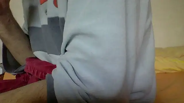 Snapshot of AlexRue chatting on April 30, 2026, 5:09 pm AlexRue online show from April 30, 2026, 5:09 pm