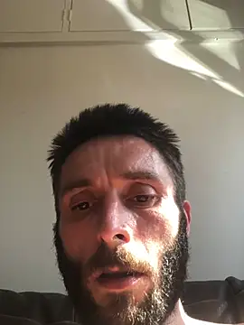 pezzerb7 online show from June 25, 2026, 3:39 pm