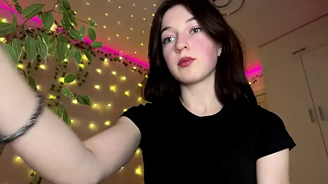 DianneBarke online show from February 15, 2026, 3:22 pm