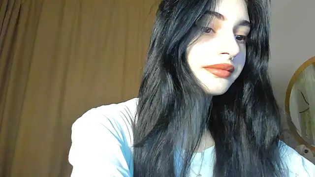 Snapshot of Lesyalisss chatting on July 7, 2026, 11:08 pm Lesyalisss online show from July 7, 2026, 11:08 pm