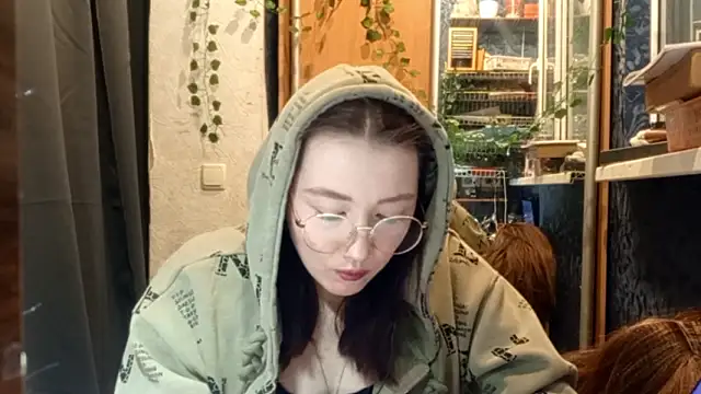 Snapshot of PhoebePalmer chatting on February 11, 2026, 8:20 pm PhoebePalmer online show from February 11, 2026, 8:20 pm