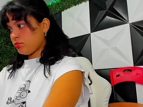 Snapshot of Andrea_girlx chatting on February 11, 2026, 3:01 pm Andrea girlx online show from February 11, 2026, 3:01 pm