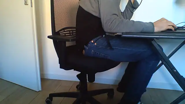 andre italy online show from March 30, 2026, 9:11 am