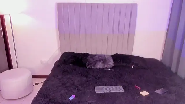 im tiffany  online show from March 2, 2026, 5:08 am