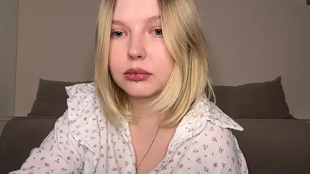 Ophelia Ritz online show from April 13, 2026, 11:31 pm