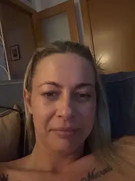 SophieSchmidt online show from February 15, 2026, 11:25 pm