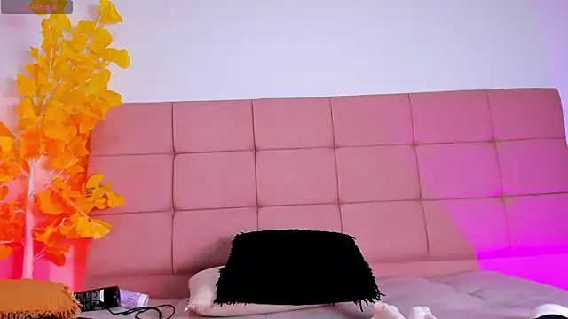 SamantthaCastro online show from February 26, 2026, 6:30 pm