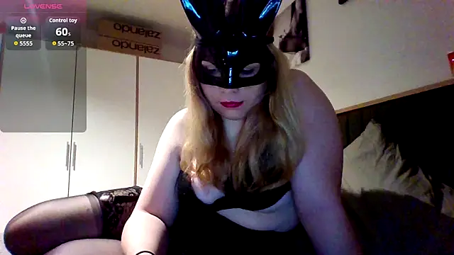 Snapshot of Alina23Velvet chatting on February 14, 2026, 9:15 pm Alina23Velvet online show from February 14, 2026, 9:15 pm