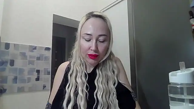 Snapshot of NanaGold2992 chatting on March 2, 2026, 3:29 am NanaGold2992 online show from March 2, 2026, 3:29 am