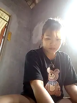 Snapshot of Beeio_diaeo chatting on February 16, 2026, 1:37 am Beeio diaeo online show from February 16, 2026, 1:37 am