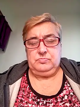 SusanStar874 online show from June 15, 2026, 4:28 pm
