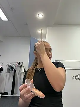 MonicaWestt online show from April 5, 2026, 6:20 am