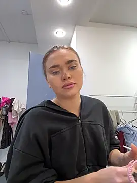 MonicaWestt online show from March 3, 2026, 6:31 am