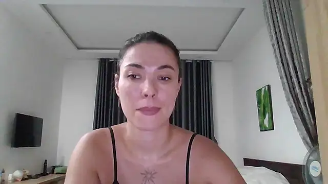 Snapshot of Dream_Petal_ chatting on July 1, 2026, 11:32 am Dream Petal online show from July 1, 2026, 11:32 am