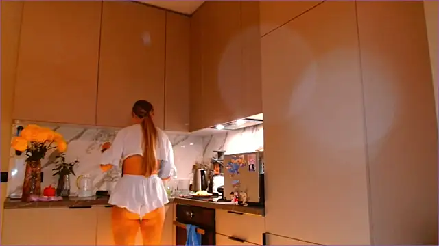 BluueSilk online show from November 15, 2025, 5:55 am