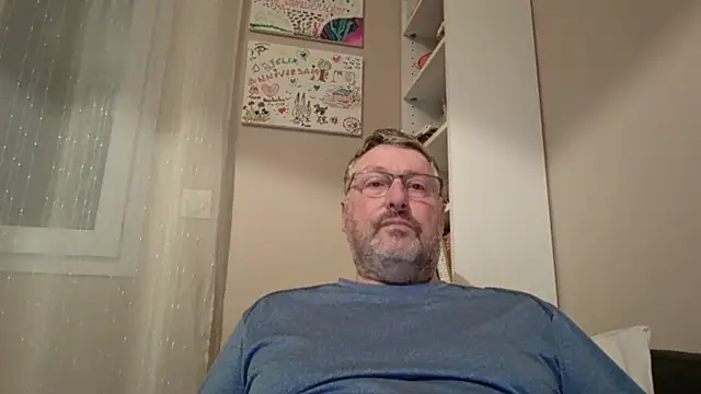 doudou310 online show from February 25, 2026, 5:51 am