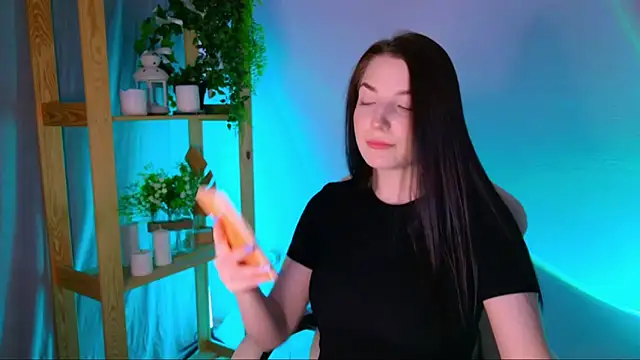 AliceChanel online show from April 12, 2026, 3:10 am