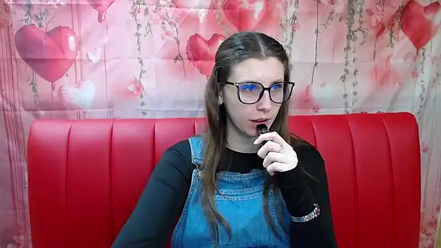 LilianaShine online show from March 11, 2026, 5:56 am