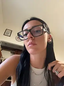 Snapshot of alibi_room chatting on July 17, 2026, 5:43 pm alibi room online show from July 17, 2026, 5:43 pm
