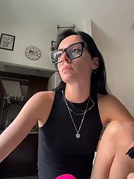 Snapshot of alibi_room chatting on June 6, 2026, 2:55 pm alibi room online show from June 6, 2026, 2:55 pm