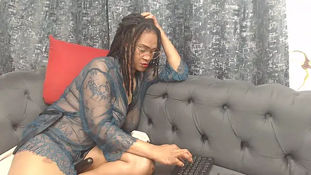 PrettyBoobsXX43 online show from May 4, 2026, 6:44 pm