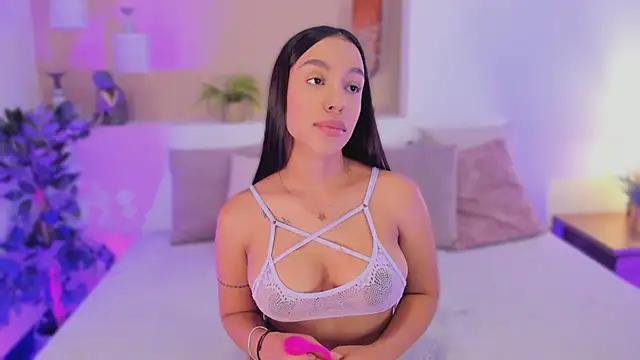 xiomara cortes online show from April 21, 2026, 7:42 pm