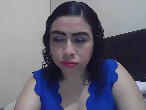 Snapshot of DalilahMx chatting on February 4, 2026, 7:53 pm DalilahMx online show from February 4, 2026, 7:53 pm